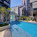 Imperio.Res - Near To Jonker & Mall - Pool View